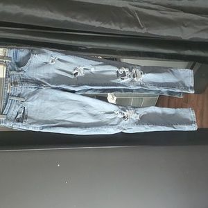 711 Levi's skinny jeans